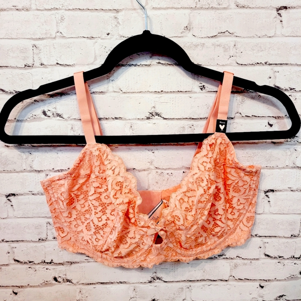 Victoria's Secret 36DDD(F) Lace Unlined Push-up